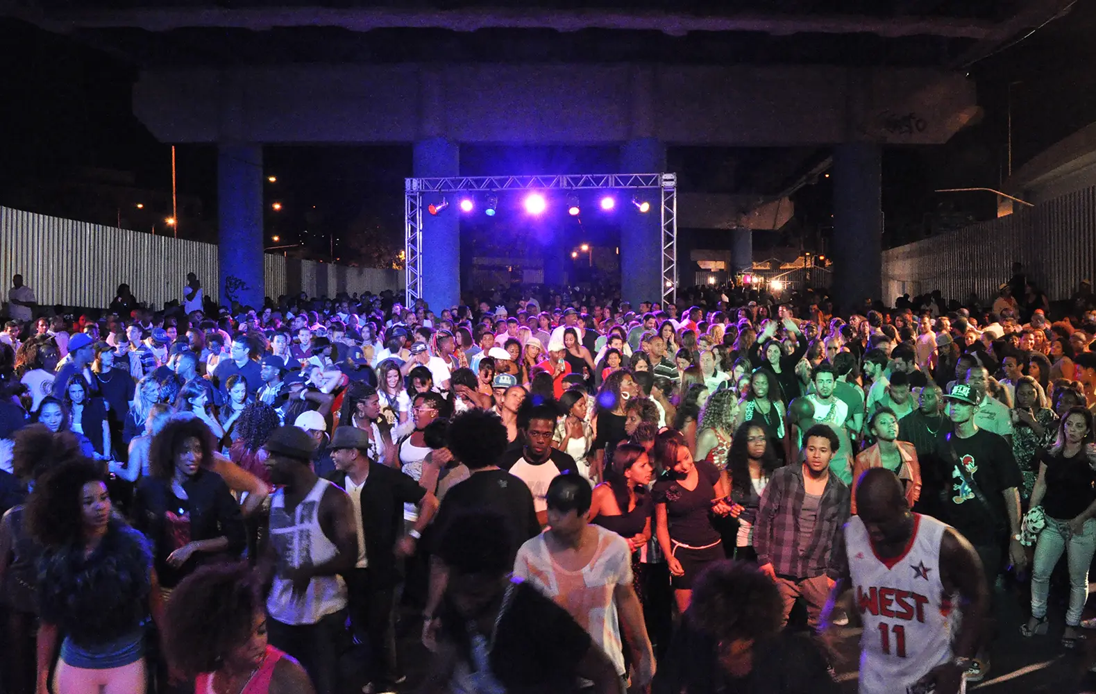 baile charme de FOTO DIVULGAÇÃO VIADUTO (RENATA LEAL)